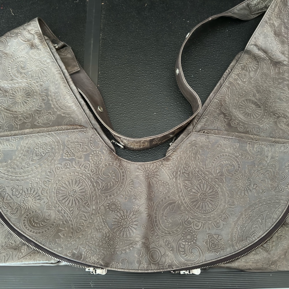 Charcoal Paisley extra squared Sash Bag